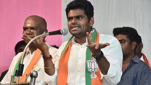 டெல்லியையே மிரட்டிய அண்ணாமலை.. இவரால் பாஜகவுக்கே கெட்டப்பெயர்! சிஎம்பிசி பத்திரிகையாளர் சங்கம் பரபர 