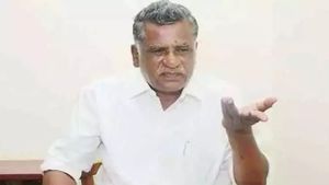 முத்தரசனுக்கு நேற்று இரவு முதல் கடுமையான காய்ச்சல்.. திருச்சி அரசு மருத்துவமனையில் அனுமதி! 