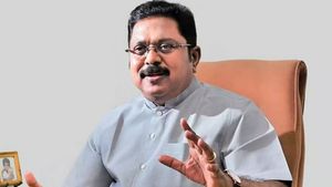  அண்ணன் நான் இறங்கி வரவா.. “துரோகிகளை களையெடுக்கும் காலம்”.. தேர்தலுக்கு ரெடியான டிடிவி தினகரன்!