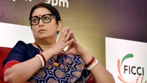 போன் போட்டு நீங்க பசியா இருப்பீங்களான்னு கேட்பாங்க.. அதான் பசி குறியீடு! ஸ்மிருதி இரானியின் விளக்கம் 