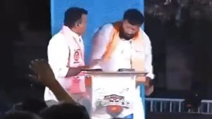  டிவி லைவ் விவாதத்தில் பாஜக வேட்பாளரை தாக்கிய கேசிஆர் கட்சி எம்.எல்.ஏ.. தெலுங்கானாவில் பரபர