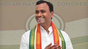 தெலுங்கானா பரபரப்பு-பாஜகவுக்கு ஓடிப்போன மாஜி எம்எல்ஏ கோமதிரெட்டி மீண்டும் காங்கிரஸுக்கு ரிட்டர்ன்! 