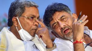 கர்நாடகா காங். ஆட்சி கவிழ்ப்பு?ஆபரேஷன் ‘கமலா’- ’தலைக்கு’ ரூ50 கோடி பாஜக பேரம்?சித்து, டிகேஎஸ் ஆவேசம்
