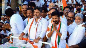வாங்குன காசுக்கு மேல கூவிய காங்கிரஸ் பிரமுகர்..தெலுங்கானாவில் டிகே சிவகுமார் பிரசாரத்தில் கூத்து! 