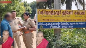 கும்பகோணம் சூர்யகலாவை பாத்தீங்களா? 55 வயசில் கேடுகெட்ட செயல்.. அது யாரு பக்கத்துல? தஞ்சாவூர் திணறுது