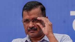 செம டுவிஸ்ட்..டிமிக்கி காட்டிய கெஜ்ரிவால்! பஞ்சாப் சிஎம்முடன் பஞ்சாய் பறந்துட்டாரே! அப்போ ED விசாரணை 