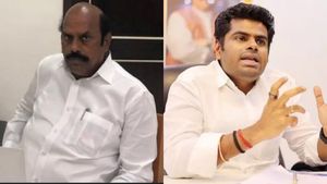  “எப்படி வந்துச்சு?” அமைச்சர் எவ வேலு மீதான ஐடி ரெய்டுக்கு இதாங்க காரணம்.. அண்ணாமலை சொன்ன விஷயம்!
