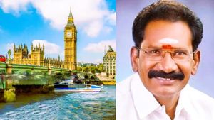 லண்டனுக்கு பறக்க டிக்கெட் போட்ட அதிமுக மாஜி அமைச்சர் செல்லூர் ராஜூ! யாரை சந்திக்க இந்தப் பயணம்? 