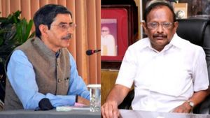 ஆளுநர் இறங்கி வந்தாலும் வழக்கில் இருந்து பின்வாங்க போவதில்லை: அமைச்சர் பேட்டி! எகிறி அடிக்கும் திமுக