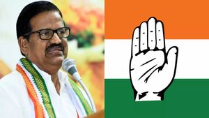 கே.எஸ்.அழகிரி நிகழ்ச்சியில் குண்டு வெடிக்கும்! வாட்ஸ் அப்பில் பதிவு போட்ட காங்கிரஸ் நிர்வாகி கைது! 