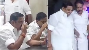 சூடா ஒரு டீ சொல்லுப்பா! சாலையோரக் கடையில் தேநீர் அருந்தி பயணக்களைப்பை போக்கிய எடப்பாடி பழனிசாமி! 