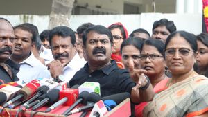  கிராமசபை கூட்டத்தில் கேள்வி கேட்ட நாதக நிர்வாகியை தாக்கிய ஊராட்சி தலைவரின் கணவர்.. கொந்தளித்த சீமான்
