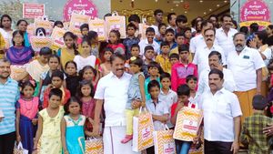 ஆதரவற்ற 231 குழந்தைகளுக்கு தீபாவளி டிரெஸ் எடுத்துக் கொடுத்த திமுக MLA! மொத்தச் செலவு ரூ.3,15,000! 