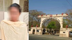 புஷ்பா புருஷன்ஸ்.. சல்லடை போட்டு தேடி கிடைத்த 