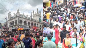  தீபாவளி ஷாப்பிங்: வீதி பூராம் மனித தலைகள்.. புத்தாடை வாங்க படையெடுத்த மக்கள்.. திணறும் நகரங்கள்!