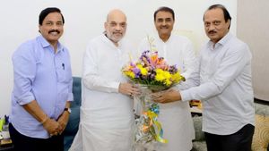 ஏக்நாத் ஷிண்டேவை நடுத்தெருவில் நிறுத்தும் பாஜக?அஜித் பவார் முதல்வராகிறாரா? அமித்ஷா சந்திப்பால் பரபர!