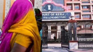 தாய்மைக்கே அவமானம்.. மகள்களை 2 காதலர்களுக்கு விருந்தாக்கிய பெண்... கேரள நீதிமன்றம் அதிரடி தீர்ப்பு 