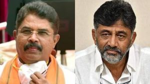 டிகே சிவக்குமாருக்கு செக்? கர்நாடக எதிர்க்கட்சி தலைவராக அசோக் நியமனம் ஏன்? பாஜக மாஸ்டர் பிளான் 