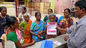 பெண்களுக்கு வந்த மகளிர் உரிமை தொகை எஸ்எம்எஸ்.. வெளிச்சத்திற்கு வந்த மிகப்பெரிய மோசடி 