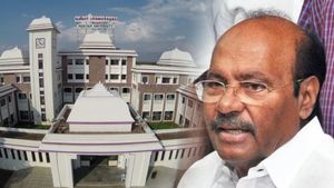 பெரியார் பல்கலையில் என்ன நடக்குது? துணை வேந்தரே தனி நிறுவனம் தொடங்கி ஊழல்! ராமதாஸ் பரபர புகார் 