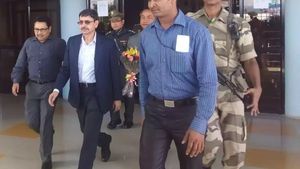 2 மேஜர் மேட்டர்.. அவசரமாக இன்று டெல்லி செல்லும் தமிழக ஆளுநர் ஆர்என் ரவி.. பின்னணியில் பரபர தகவல் 