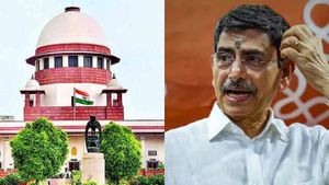 ஆளுநர்களுக்கு மசோதாக்களை நிறுத்த அதிகாரம் இல்லை- 2-வதாக அனுப்பினால் ஒப்புதல் தரனும்: உச்சநீதிமன்றம்!