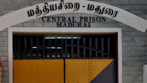 ஜெயிலில் இருந்து எஸ்கேப் ஆன ஆயுள் தண்டனை கைதி.. மதுரை மத்திய சிறையில் பரபரப்பு!