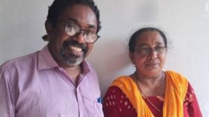  மனைவி விற்ற லாட்டரிக்கு ரூ.12 கோடி.. கணவருக்கு 2-வது பரிசு.. கேரள பூஜா பம்பரில் அடித்த யோகம்