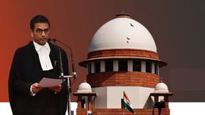  ”ஆளுநர்கள்” மக்களால் தேர்ந்தெடுக்கப்பட்ட ஆட்சியாளர்கள் அல்ல- விளாசிய உச்சநீதிமன்ற தலைமை நீதிபதி!