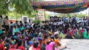  சிப்காட் போராட்டத்தில் கைதான விவசாயிகளுக்கு ஜாமீன்.. கோர்ட்டில் தினமும் கையெழுத்து போட நிபந்தனை!