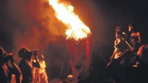 திருவண்ணாமலை மகா தீபம்.. தரிசனத்திற்கு ஆன்லைனில் டிக்கெட் விற்பனை.. எப்போது? எப்படி பெறுவது 