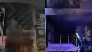  மதுரை மீனாட்சியம்மன் கோயில் அருகே உள்ள பிரபல நகைக்கடையில் பயங்கர தீ விபத்து! ஒருவர் உயிரிழப்பு!
