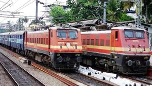  50 ஆண்டுகளில் முதல்முறை.. வேலை நிறுத்தத்திற்கு ரெடியாகும் ரயில்வே ஊழியர்கள்? நாடே முடங்கும் அபாயம்