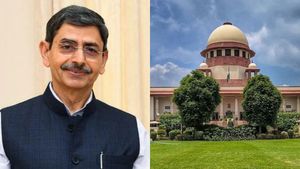 3 ஆண்டுகளாக தமிழக ஆளுநர் என்ன செய்து கொண்டிருந்தார்? உச்சநீதிமன்ற தலைமை நீதிபதி சரமாரி கேள்வி