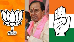 தெலுங்கானா: கேசிஆரிடம் இருந்து காங்கிரஸ் ஆட்சியை பறிக்கும்- பாஜகவுக்கு அதிகபட்சம் 6 சீட்- புது சர்வே 