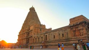 தஞ்சை பெரிய கோயிலுக்கு போறீங்களா? இனி இதுதான் 'டிரஸ் கோட்..' வெளியான முக்கிய அறிவிப்பு 