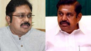  வலையில் திமிங்கலங்கள்? கோடி கோடியாக வீசி அமமுகவினரை விலைக்கு வாங்குகிறார் எடப்பாடி.. தினகரன் ஆவேசம்!