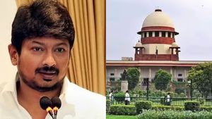 உதயநிதியின் சனாதன பேச்சு நீதிமன்ற அவமதிப்பு இல்லை.. உச்சநீதிமன்றம் அதிரடி உத்தரவு! முக்கிய அட்வைஸ் 
