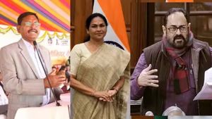 மத்திய அமைச்சரவை மாற்றம்.. தோமர் உள்ளிட்டோர் ராஜினாமாவால் 4 இணை அமைச்சர்களுக்கு கூடுதல் பொறுப்புகள்!