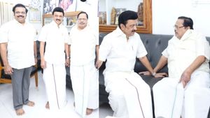  நேரா துரைமுருகன் வீட்டுக்கு வண்டியை விட்ட முதல்வர் ஸ்டாலின்.. அருகில் நெருங்கி அமர்ந்து ஆலோசனை!