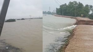 உடைந்த கோரப்பள்ளம் குளம்.. தூத்துக்குடியை நோக்கி பெருக்கெடுத்த வெள்ள நீர்.. கவனம் மக்களே 