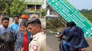 பைக்கில் கிளம்பிய கனிமொழி.. பரபரத்த தூத்துக்குடி ஏரல்.. ஏன் என்னாச்சு? 