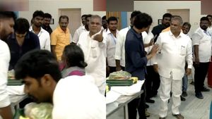 ஏய்.. ஏய்.. திடீரென டென்ஷனான புஸ்ஸி ஆனந்த்! நடிகர் விஜய் கூறிய அந்த வார்த்தை -  பரபரப்பு 