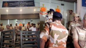 தமிழகத்தை அதிர வைத்த மதுரை ED அதிகாரி கைது விவகாரம்.. இணையத்தில் தீயாக பரவும் அறிக்கை! என்ன மேட்டர் 