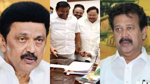 பொன்முடி பதவிக்கு சிக்கல்.. மொத்தமாக அமைச்சரவையை மாற்ற ஸ்டாலின் முடிவு? கோட்டையில் பரபரப்பு 