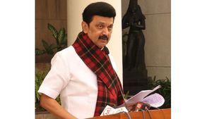 மேட்டர் சீரியஸ்.. ஹெலிகாப்டர்களை அனுப்புங்க.. மத்திய அமைச்சருக்கு முதல்வர் ஸ்டாலின் அவசர கோரிக்கை!