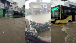  பேய்மழையால் பெருவெள்ளத்தில் தத்தளிக்கும் திருசெந்தூர்.. ஸ்ரீவைகுண்டத்தில் ஒரே நாளில் 48 செமீ பதிவு