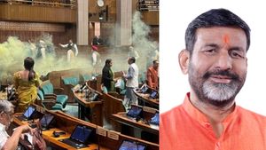 கோழி அமுக்குவது போல்.. லோக்சபாவில் நுழைந்த நபரின் கழுத்தை பிடித்த பாஜக எம்பி! யார் இவர் தெரியுமா? 