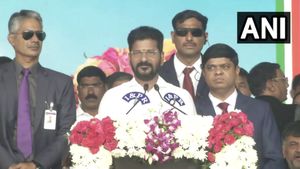 தெலுங்கானா: மாஜி 'நக்சலைட்' சீதாக்காவுக்கு பழங்குடிகள் துறை- ரேவந்த் ரெட்டி கேபினட் இலாகா அறிவிப்பு! 