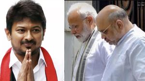 அமித்ஷாவை நெருங்கும் உதயநிதி? கூடவே 